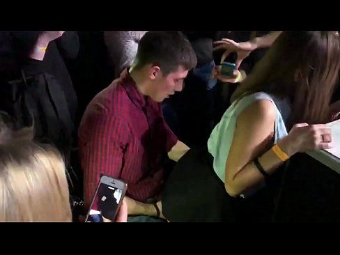 ❤️ Tunay na sex sa isang Russian nightclub. Ang 18-taong-gulang na batang babae na Ruso sa anus at puki ay nakipagkamay sa isang nightclub ️ Fucking video  sa porn tl.bassaniluigi.ru