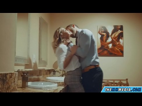 ❤️ Kapag ang isang busty blonde seduces sa isang pampublikong banyo ️ Fucking video sa porn tl.bassaniluigi.ru